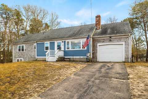 29 Butternut Circle, Cotuit, MA 02635