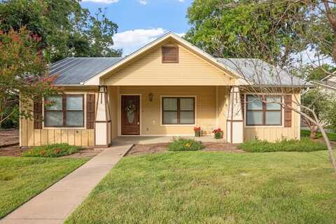 411 College St, Fredericksburg, TX 78624
