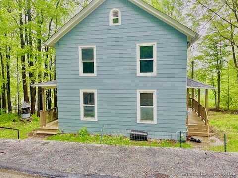39 Orchard Street, Winchester Center, CT 06098