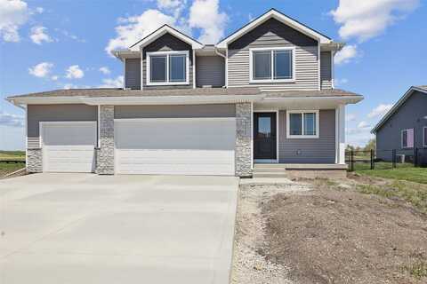 2208 White Oak Lane, Granger, IA 50109