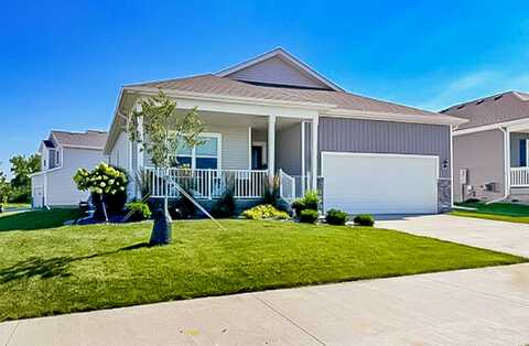 9904 NW 82nd Avenue, Johnston, IA 50131