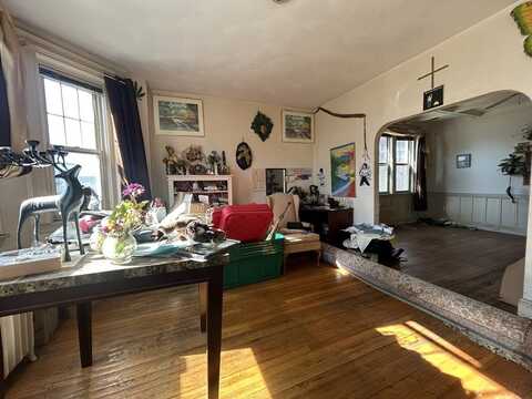 110 Bellingham St 1, Chelsea, MA 02150