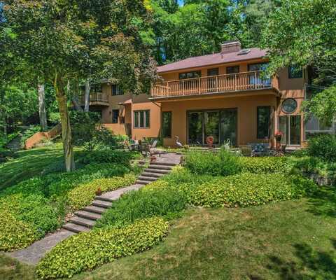 1055 Cedar Bend Drive, Ann Arbor, MI 48105