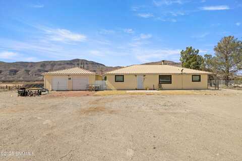 10021 Embarcadero Road, Las Cruces, NM 88007