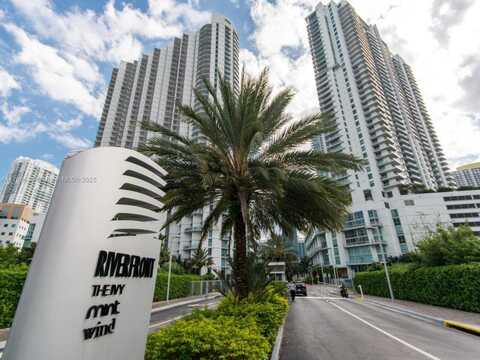 350 S Miami Ave, Miami, FL 33130