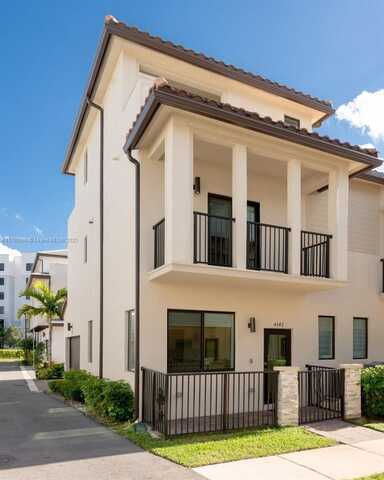 4542 NW 83rd Psge, Doral, FL 33166