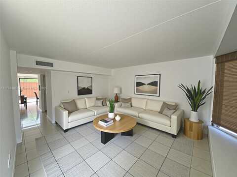10023 SW 77th Ct, Miami, FL 33156
