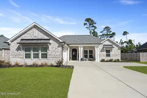 6828 Enclave Lane, Ocean Springs, MS 39564