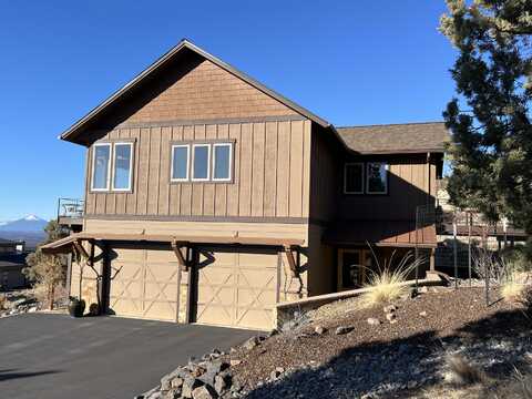 10935 Summit Ridge Court, Redmond, OR 97756