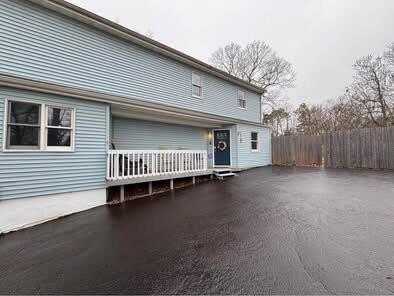 26 Pineoaks Place, Farmingville, NY 11738