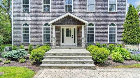 26 Boxtree Road, East Quogue, NY 11942