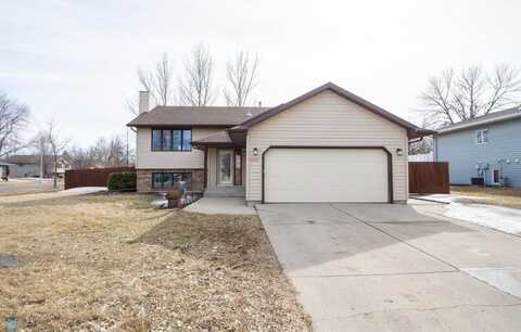 2202 33rd Avenue South, Fargo, ND 58104