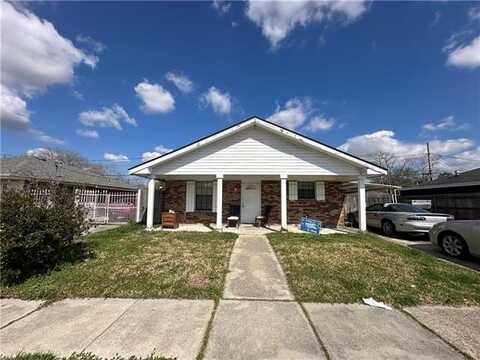 2212 DELTA QUEEN Drive, Violet, LA 70092