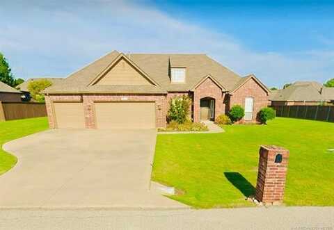 10435 S 213th East Avenue, Broken Arrow, OK 74014