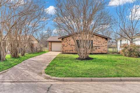 907 W Bridge, Granbury, TX 76048