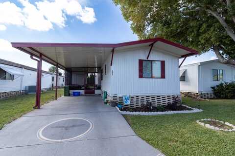 682 Lake Henry Ln, Winter Haven, FL 33881
