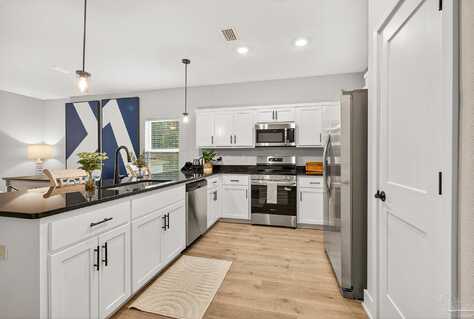 8328 Highland Ridge Dr, Pensacola, FL 32534