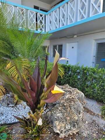 1021 Crystal Lake Dr, Deerfield Beach, FL 33064