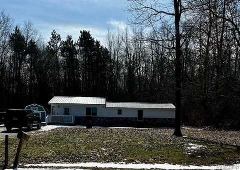 89 W Burnside Road, Fostoria, MI 48435