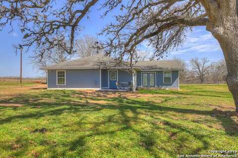 100 Meadow Lake, Seguin, TX 78155
