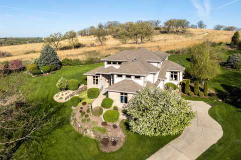 4242 Savannah Court, Middleton, WI 53562
