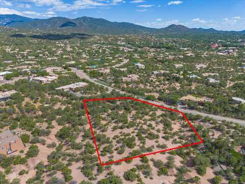 309 Los Arboles, Santa Fe, NM 87501