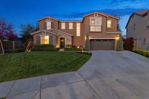 1330 N Zachary Street, Visalia, CA 93291