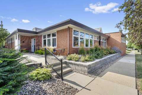 517 Washington Street, Cedar Falls, IA 50613