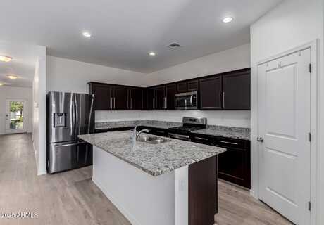 303 W Mammoth Cave Drive, San Tan Valley, AZ 85140