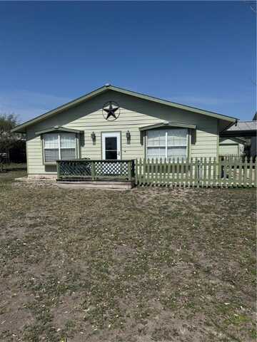 104 Jonathan, Three Rivers, TX 78071