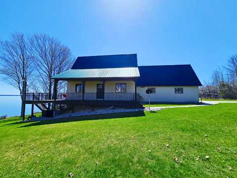 N9941 Donner Rd, Germfask, MI 49836