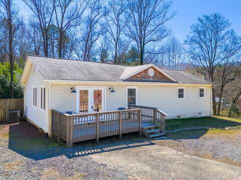 72 S Woods Dr, Sylva, NC 28779