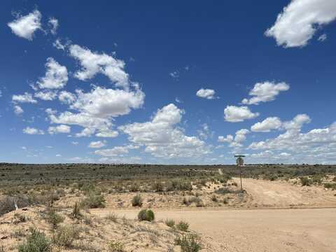 E 24th Street NE, Rio Rancho, NM 87144