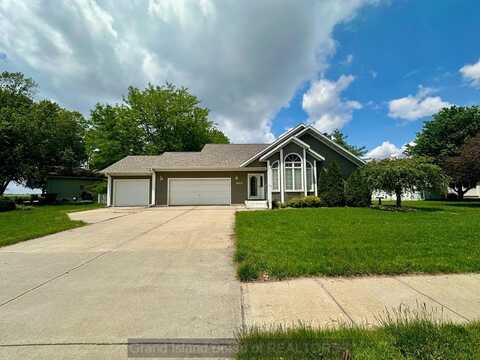 820 Redwood Rd, Grand Island, NE 68803