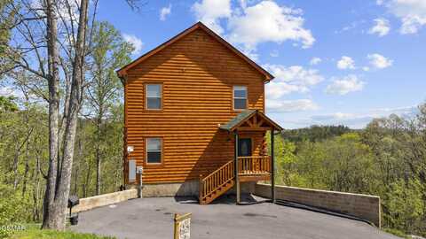 1106 N Trail Drive, Sevierville, TN 37862