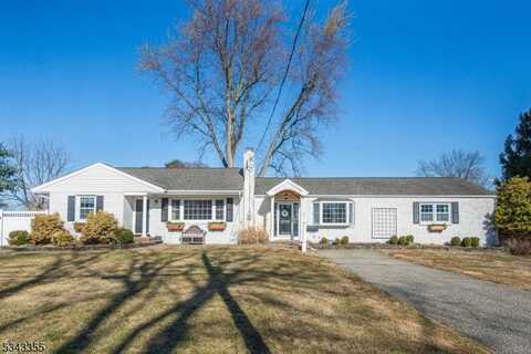 2 Adams Pl, Mendham, NJ 07945