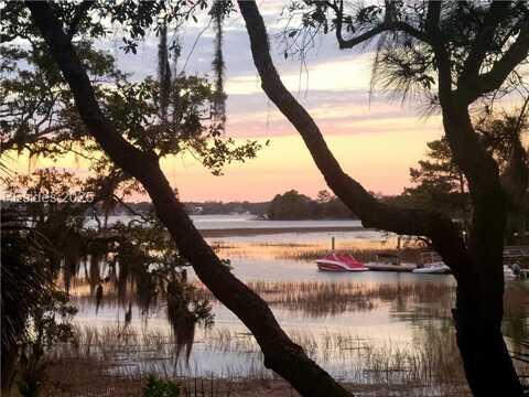 64 Crosstree Drive N, Hilton Head Island, SC 29926