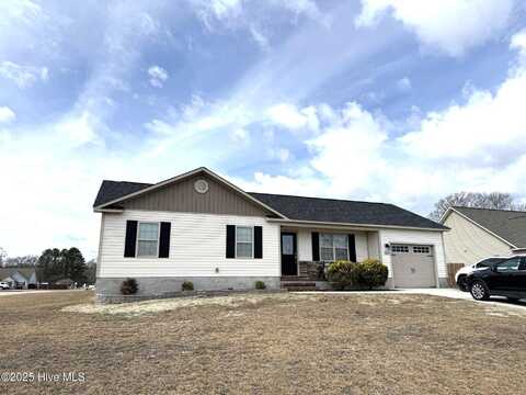 601 Duncan Drive N, Richlands, NC 28574