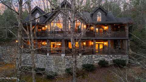 2670 Cedar Falls Way, Sevierville, TN 37862