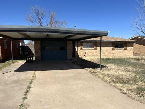 816 Cedar Street, Floydada, TX 79235