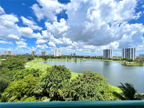 20000 E Country Club Dr, Aventura, FL 33180