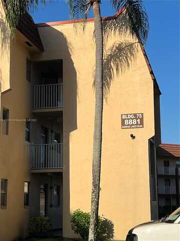 8881 Sunrise Lakes Blvd, Sunrise, FL 33322