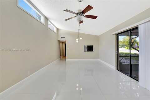 5701 Swordfish Cir, Tamarac, FL 33319