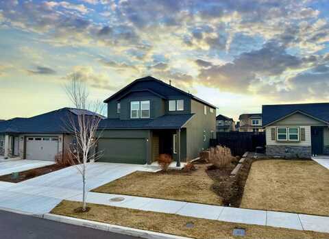 2522 NW Hemlock Way, Redmond, OR 97756