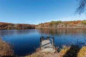 34 Montauk Highway, Westhampton, NY 11977