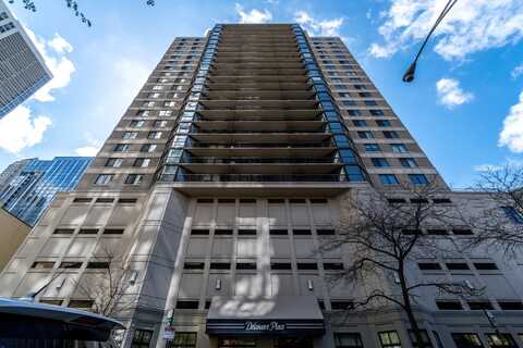 33 W DELAWARE Place, Chicago, IL 60610
