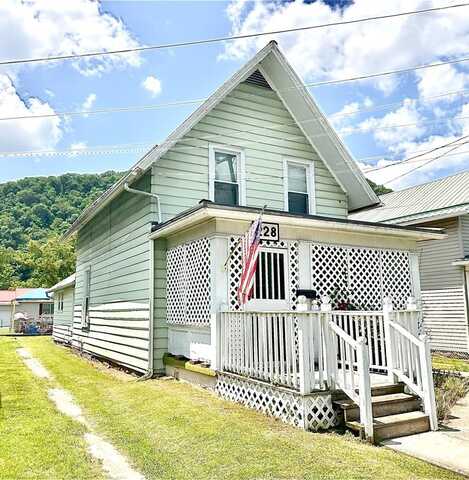 228 Main Street, HINTON, WV 25951