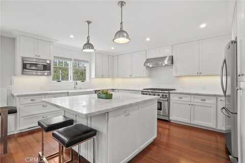 2520 Cliff Drive, Newport Beach, CA 92663