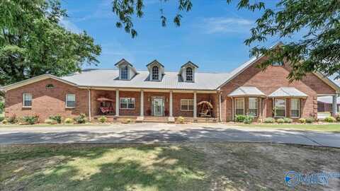 744 County Road 392, Henagar, AL 35978