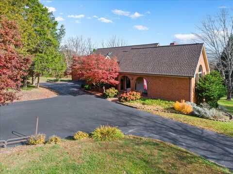 700 Deercroft Drive, Blacksburg, VA 24060